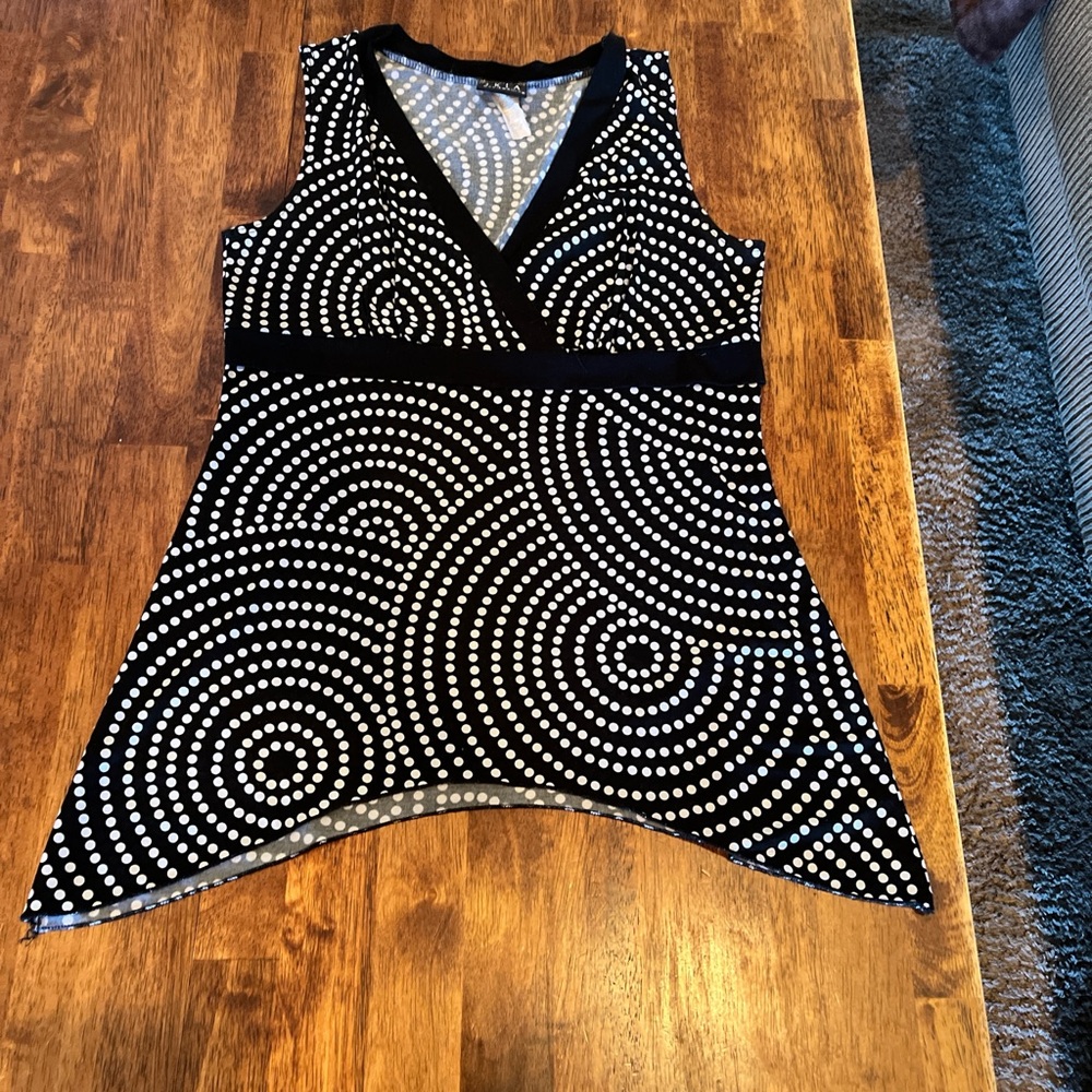 Retro fashion black-and-white vintage poly spandex top